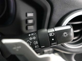 外の明るさに応じてライトを自動点灯・消灯してくれるオートライト付き♪