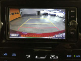 バックガイドモニターで、後方を確認しながら安心して駐車することができます。運転初心者も熟練者も必須の機能ですよ!
