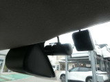 ドライブレコーダーは、車の運転中に前方の映像を記録する装置です。万が一の事故の際に、状況を記録して証拠として利用することができます。