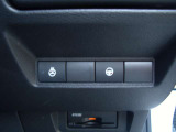 運転席右側に各種スイッチが集約されています!