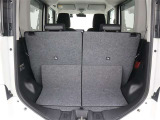 ☆普段のお買い物では十分な荷室空間ですね♪
