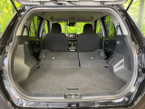 普段のお買い物や通勤、送迎等に十分な荷室スペースを確保しております。セカンドシートを倒すと、大きな荷物の積載も可能です♪