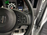 高速での運転をサポートし疲労を軽減するクルーズコントロールを装備しています。