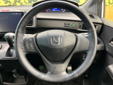 【純正革巻きステアリング】上質な革を使用することで、手にしっかり馴染みとても運転しやすいハンドルです♪