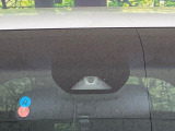 【ホンダセンシング】走行中に前方の車両等を認識し、衝突しそうな時は警報とブレーキで衝突回避と被害軽減をアシスト。より安全にドライブをお楽しみいただけます。