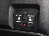 ◆両側電動スライドドア◆狭い駐車場でも乗り降りが楽々♪お子様が隣の車にドアを当ててしまう心配もございません!小さなお子様連れの方もこれで安心。