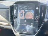 【デジタルマルチビューモニター】車のフロントやサイドのカメラ画像を同時にモニター表示することで、悪路や狭い道を走行時でも周囲の状況確認ができ安心!本格SUVにうれしい装備です♪