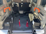 チェアキャブ車専用で車椅子の方も安心して乗ることができます。