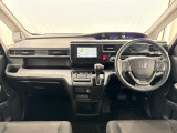 いつでも気持ちよく運転できて、使い勝手のいい収納や体をケアするシート、細部にまでこだわったインテリア♪