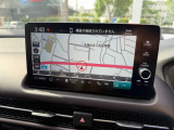 【メーカーオプションナビ】工場で装着する(機種専用ナビ)内装と一体感があります!ナビ、オーディオ機能も充実です!