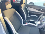 運転席シート廻りは使用感も少なく、良好な状態となっています。前オーナー様が丁寧に使っていたことがよくわかりますね。