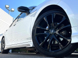 【TRD製19インチアルミホイール】大人気メーカーのホイールを装備♪軽量・高硬度のアルミホイールは、ハンドリング・加速など、走りの質を向上してくれます♪