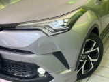 【シーケンシャルターンランプ付きLEDヘッドライト】人気の『流れるウィンカー』付きのLEDヘッドライトを装備♪高級感はもちろん、点灯時は存在感たっぷりで他車からも認識されやすく安心です。