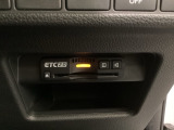 ハンドルの右下にETC2.0がついています。高速道路の料金所の通過も楽々です!。 カードの取り出しもしやすい場所についています。