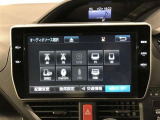 純正10インチメモリーナビ(NSZN-Z66T)装備。