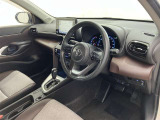 【運転席&助手席】シートは落ち着いたデザインです。クリーニング済みですので清潔感があり気持ち良く乗っていただけます♪