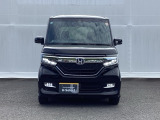 N-BOX カスタムG・Lホンダセンシングです。ホンダセンシングを標準装備したこの車両は、パワースライドドアや、フォグライト、LEDヘッドライト等、充実装備です。