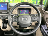 【純正革巻きステアリング】上質な革を使用することで、手にしっかり馴染みとても運転しやすいハンドルです♪