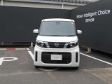 ヘッドライトの上向き下向きを自動で切り替えてくれます。対向車や前方の車にも迷惑をかけにくくなります。