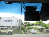 万が一の事故等やあおり運転等で被害にあっても記録を残せるドライブレコーダー。あるのとないのでは、心持安心感が違くなりますね。