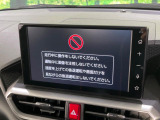 【9インチ ディスプレイオーディオ】大画面ディスプレイへお持ちのスマートフォンと連携して、ナビやbluetoothでの音楽再生が可能です♪デザインはもちろん操作性も良好!別途ナビ機能の取付可能です♪