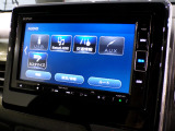 CD、DVD、Bluetooth、AM、FM、AUX、スマートフォン接続ができます。