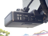 ドライブレコーダー装備です!もしもの時やあおり運転など、映像記録は証拠になるのであると安心ですね!
