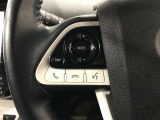 ステアリングスイッチ付き。前方から目を離すことなく操作することが可能です。