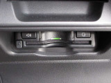 ETCももちろん搭載。いちいち料金所で停車する必要なんて当然ないです。スムーズにストレスなくドライブをお楽しみください。(※支払総額にセットアップ費用は含まれておりません。)