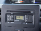 【CD】CD再生可能です。お好きな音楽を車内でお楽しみください。お近くのスズキ自販島根までお越しください。