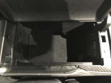 コンソールボックス。