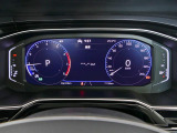 様々な表示ができる「Active Info Display」搭載!