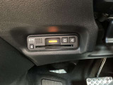 ETC車載器装備。高速道路のご利用時にとても便利。セットアップをしてからお渡ししますので、あとはETCカードを差し込むだけで、わずらわしい料金所での現金支払いが不要となりスムーズに通過できます。