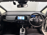 見通しの良い運転席回りとなっておりますので安心して運転をして頂けます!窓が大きいので明るく開放的な室内です