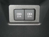 【充電用USB端子】デバイスの充電に便利です。※実際の接続端子は写真で確認or店舗までご気軽にお問合せください♪