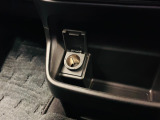 シガーソケットが付いているので、車から電源を取ることが出来ます!