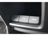 USBオーディオ用ソケットがついていますので携帯電話などを接続すれば音楽等の再生が可能です!
