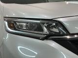 LEDヘッドライトは、点灯の瞬間から最大光量を発揮し、突然暗くなるトンネルなどでの安定感を高めます。