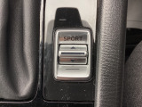 ドライブセレクションを搭載。SPORTモードにすると自動的に低いギアに設定。アクセル操作に対して力強い加速が得られます。