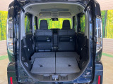 普段のお買い物や通勤、送迎等に十分な荷室スペースを確保しております。セカンドシートを倒すと、大きな荷物の積載も可能です♪