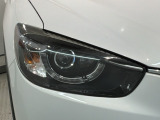 LEDヘッドライトは、点灯の瞬間から最大光量を発揮し、突然暗くなるトンネルなどでの安定感を高めます。