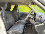 運転席シート廻りは使用感も少なく、良好な状態となっています。前オーナー様が丁寧に使っていたことがよくわかりますね。