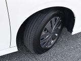 日産純正スチールホイールとホイールカバー