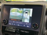 【パノラミックビューモニター】専用のカメラにより、上から見下ろしたような視点で360度クルマの周囲を確認することができます☆死角部分も確認しやすく、狭い場所での切り返しや駐車もスムーズに行えます。