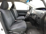 見通しのよいすっきりとした視界で、誰でも運転しやすいです。運転のしやすさは疲れにくさにも繋がりますよ♪