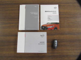 おクルマ取扱説明書&ナビの説明書&メンテナンスノートすべて揃っていますのでご安心です!◆インテリジェントキー★ドアの施錠開錠はもちろんのこと、エンジン始動もラクに行えます♪