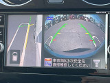 【アラウンドビューモニター】見通しの悪い道などで前方の確認などにも活用できます。
