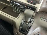 発進時から滑らかに加速する無段階変速のCVTはストップ&ゴーの多い街の中も快適です