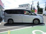 希望ナンバーや保証期間を延ばす延長保証などもございます。詳しくはスタッフまでお問い合わせください。