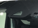 【衝突被害軽減ブレーキ】前方の車両や横断する歩行者などを検知した時、衝突回避や被害軽減をサポートします。